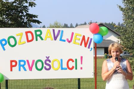 PRVI ŠOLSKI DAN BEGUNJE 06 FOTO LJUBO VUKELIČ